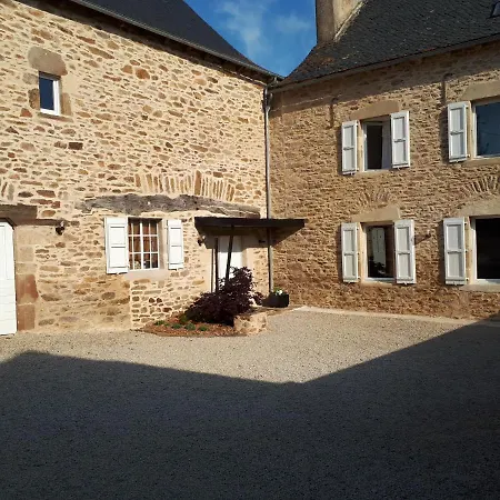 ベッド・アンド・ブレックファスト D'hotes De Campagnet Moyrazès