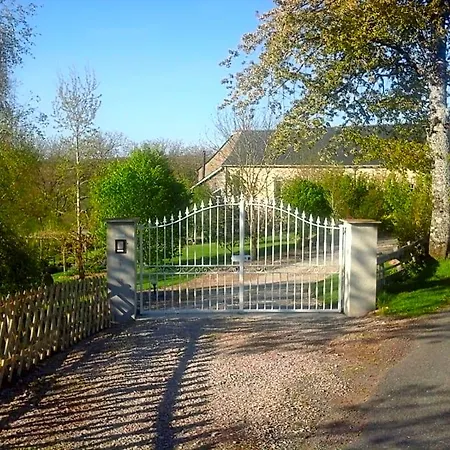 D'hotes De Campagnet Bed & Breakfast Moyrazes